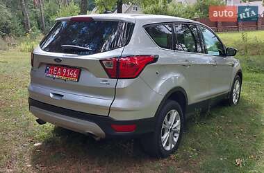 Внедорожник / Кроссовер Ford Escape 2019 в 
