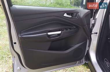 Внедорожник / Кроссовер Ford Escape 2019 в 