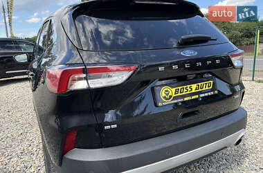Внедорожник / Кроссовер Ford Escape 2020 в 