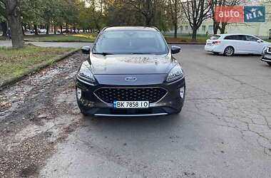 Внедорожник / Кроссовер Ford Escape 2020 в 