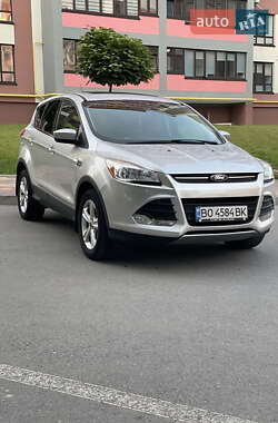 Внедорожник / Кроссовер Ford Escape 2015 в 