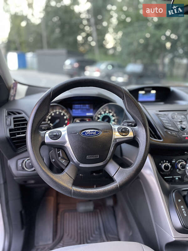 Внедорожник / Кроссовер Ford Escape 2015 в Тернополе