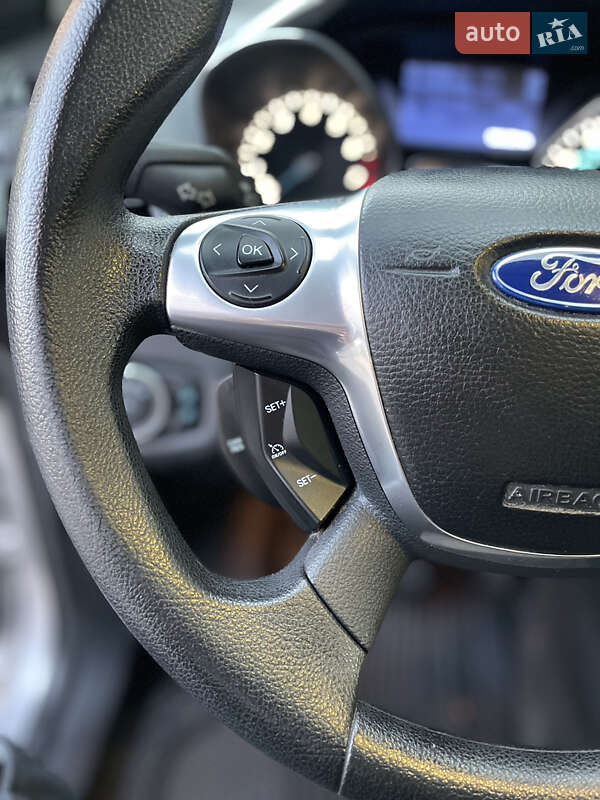 Внедорожник / Кроссовер Ford Escape 2015 в Тернополе