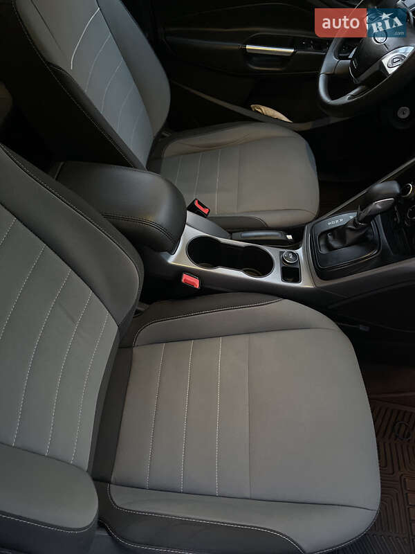 Внедорожник / Кроссовер Ford Escape 2015 в Тернополе