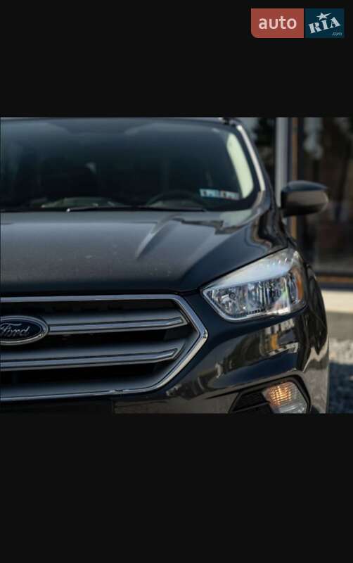 Внедорожник / Кроссовер Ford Escape 2018 в Черновцах
