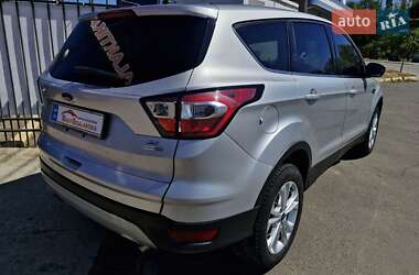 Внедорожник / Кроссовер Ford Escape 2017 в 