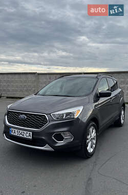 Внедорожник / Кроссовер Ford Escape 2017 в 