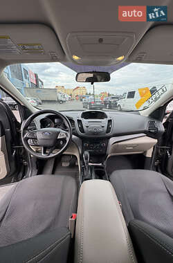 Внедорожник / Кроссовер Ford Escape 2017 в 
