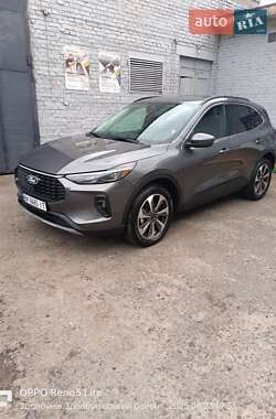 Внедорожник / Кроссовер Ford Escape 2024 в 