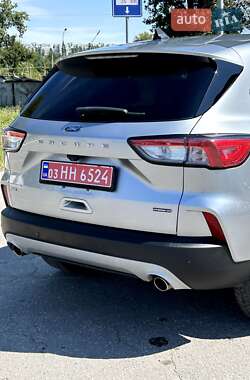 Внедорожник / Кроссовер Ford Escape 2021 в 