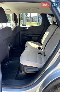 Внедорожник / Кроссовер Ford Escape 2021 в 