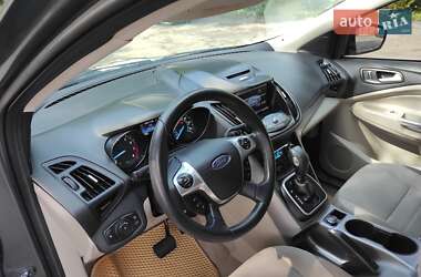 Внедорожник / Кроссовер Ford Escape 2013 в 