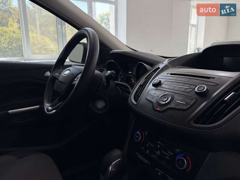 Внедорожник / Кроссовер Ford Escape 2018 в Полтаве