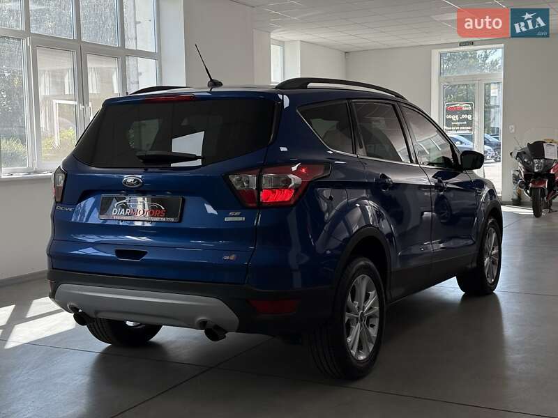 Внедорожник / Кроссовер Ford Escape 2018 в Полтаве
