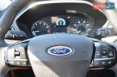 Внедорожник / Кроссовер Ford Escape 2022 в 