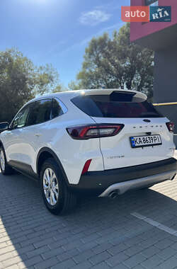 Внедорожник / Кроссовер Ford Escape 2024 в 
