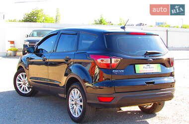 Внедорожник / Кроссовер Ford Escape 2016 в 