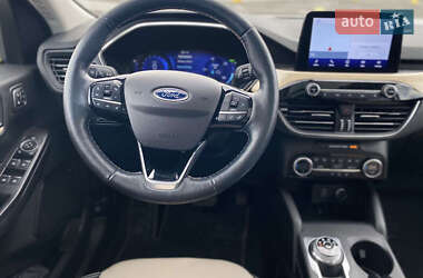 Внедорожник / Кроссовер Ford Escape 2021 в 