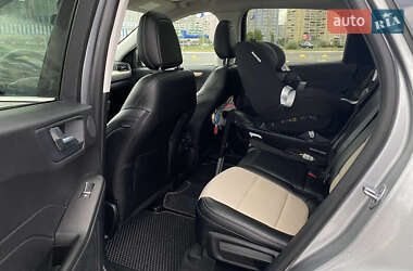 Внедорожник / Кроссовер Ford Escape 2021 в 
