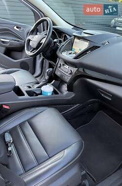 Внедорожник / Кроссовер Ford Escape 2017 в 