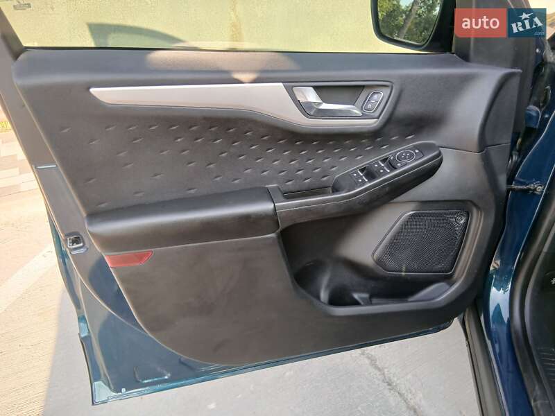 Внедорожник / Кроссовер Ford Escape 2020 в Ирпене