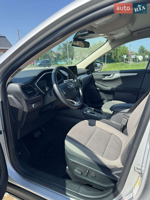 Позашляховик / Кросовер Ford Escape 2020 в Умані