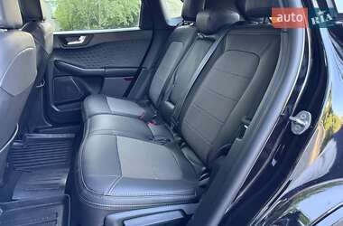 Внедорожник / Кроссовер Ford Escape 2020 в 