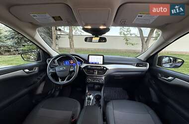 Внедорожник / Кроссовер Ford Escape 2020 в 