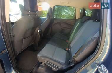 Внедорожник / Кроссовер Ford Escape 2017 в 