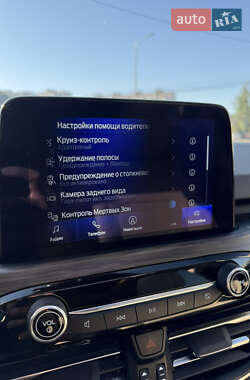 Внедорожник / Кроссовер Ford Escape 2020 в 