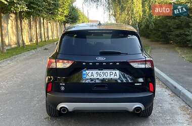 Внедорожник / Кроссовер Ford Escape 2020 в 