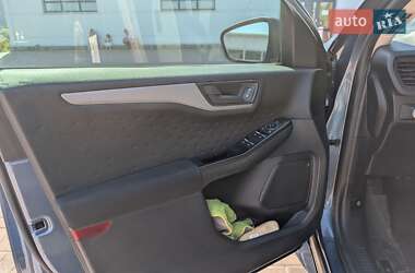Внедорожник / Кроссовер Ford Escape 2020 в 
