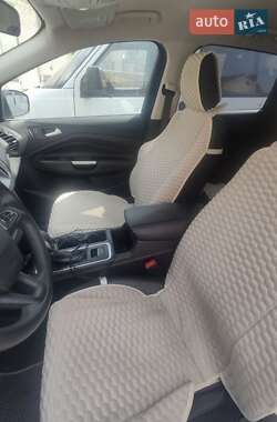 Внедорожник / Кроссовер Ford Escape 2018 в 