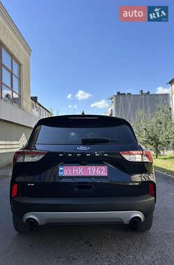 Внедорожник / Кроссовер Ford Escape 2021 в 