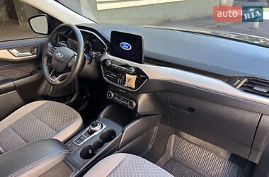 Внедорожник / Кроссовер Ford Escape 2021 в 