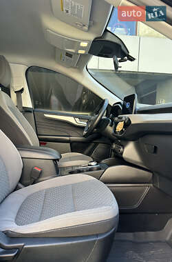 Внедорожник / Кроссовер Ford Escape 2021 в 