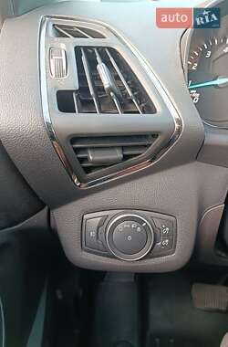 Внедорожник / Кроссовер Ford Escape 2014 в 