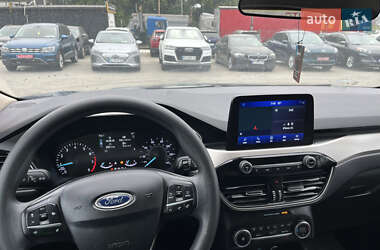 Внедорожник / Кроссовер Ford Escape 2020 в 