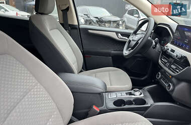 Внедорожник / Кроссовер Ford Escape 2020 в 