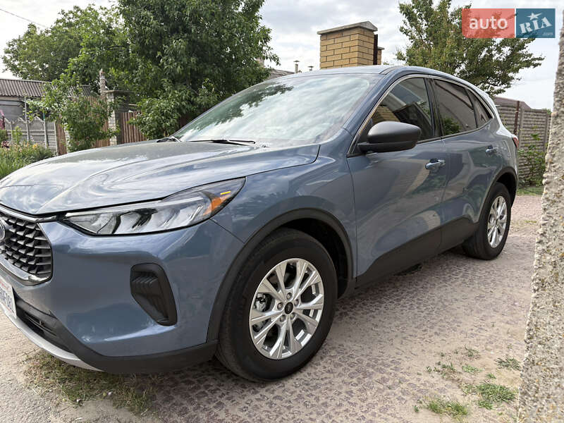 Внедорожник / Кроссовер Ford Escape 2023 в Запорожье
