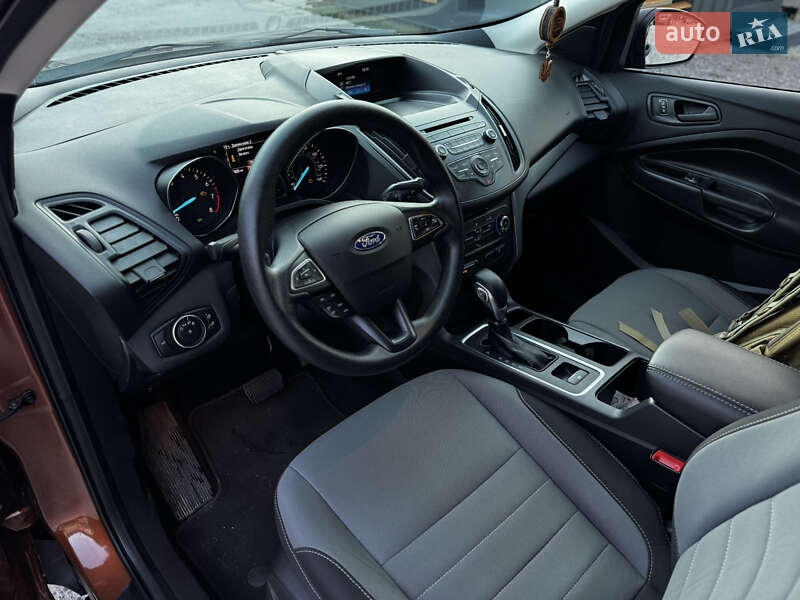 Внедорожник / Кроссовер Ford Escape 2017 в Житомире