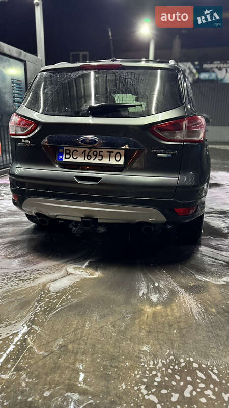 Внедорожник / Кроссовер Ford Escape 2015 в Ивано-Франковске