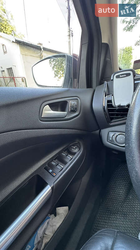 Внедорожник / Кроссовер Ford Escape 2015 в Ивано-Франковске