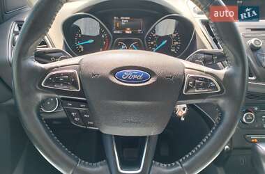 Внедорожник / Кроссовер Ford Escape 2016 в 