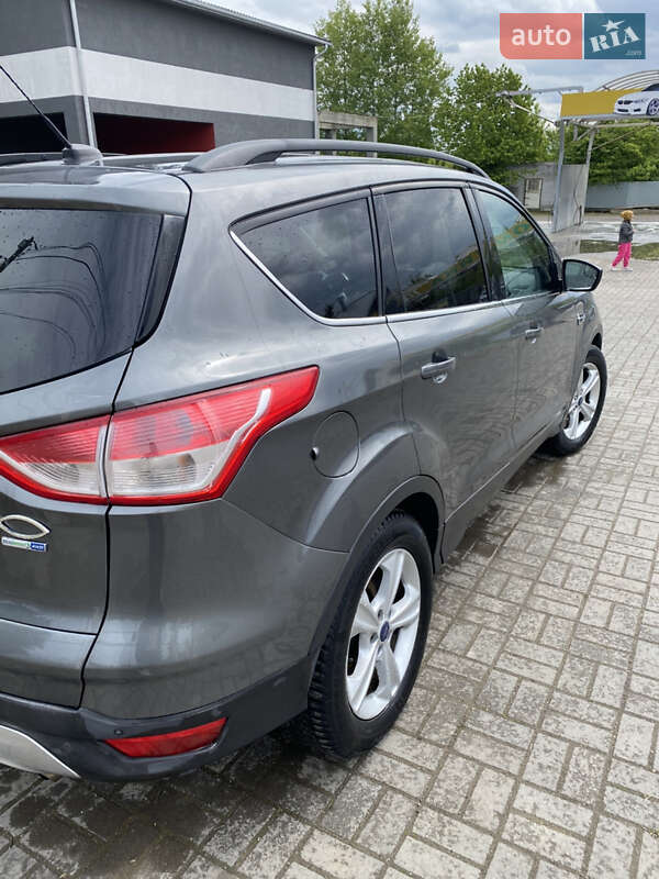 Внедорожник / Кроссовер Ford Escape 2014 в Черновцах