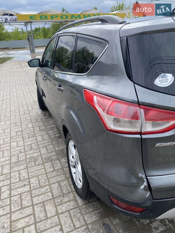 Внедорожник / Кроссовер Ford Escape 2014 в Черновцах