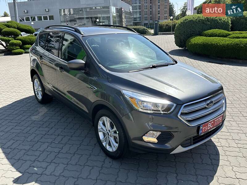 Внедорожник / Кроссовер Ford Escape 2018 в Луцке