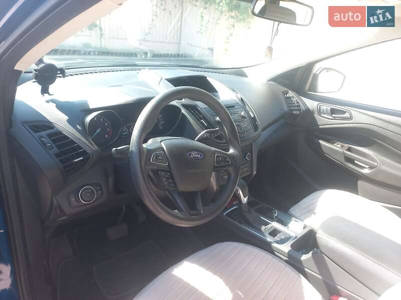 Внедорожник / Кроссовер Ford Escape 2017 в Киеве