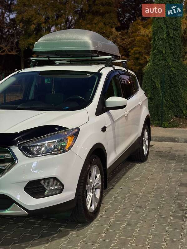 Внедорожник / Кроссовер Ford Escape 2017 в Одессе