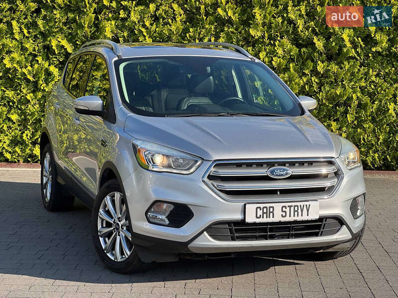 Внедорожник / Кроссовер Ford Escape 2016 в 